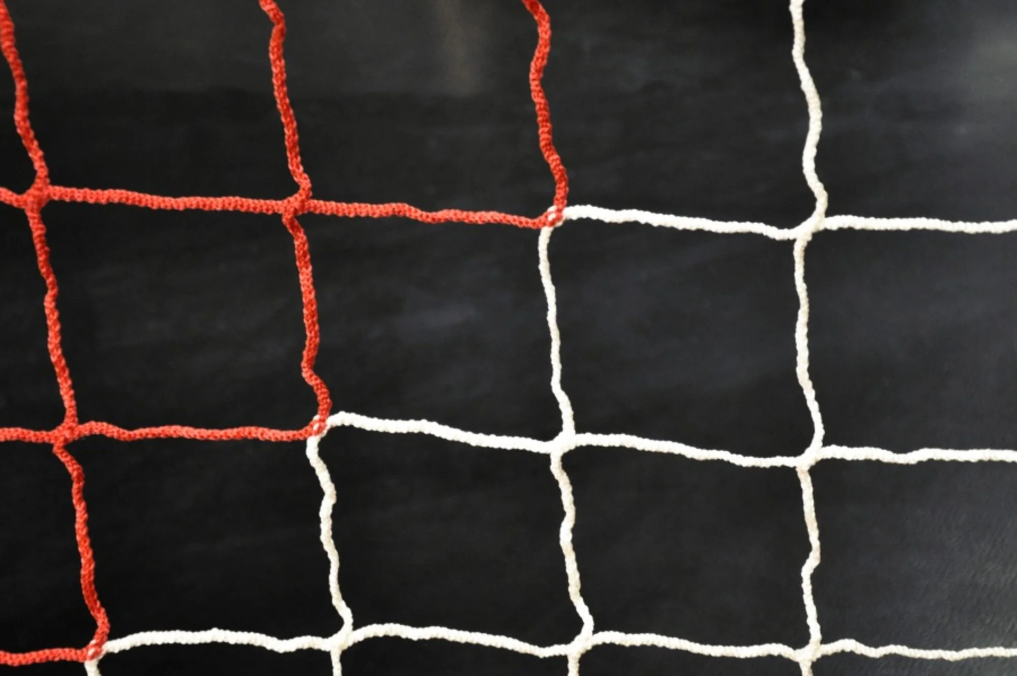 Powershot Fußballnetz - Trapezförmig - 4mm - Weiß/Rot, 7,32 x 2,44 Meter - Image 3